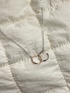 Collier Couple – Anneaux Unis, Argent photo review