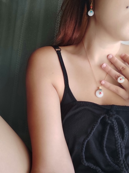 Boucles d’oreilles ‘Nuage’ en Jade Blanc photo review