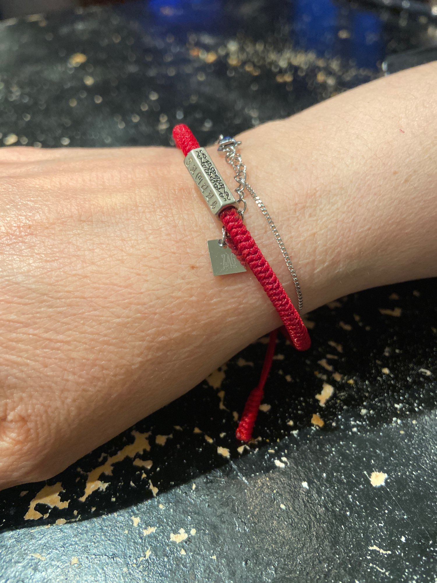 Bracelet « Mantras » en Fil Rouge photo review