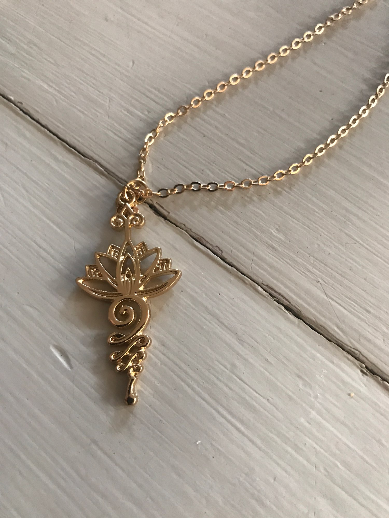 Collier "Lotus Unalome" photo review